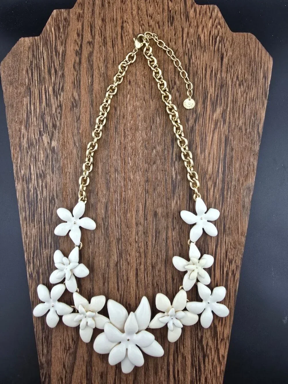 Talbots White Floral Necklace With Gold Chain & Adjustable Clasp Spring Fairy - Picture 4 of 8